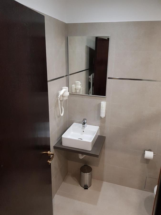 Hotel Novo Boutique Râmnicu Vâlcea Exteriér fotografie