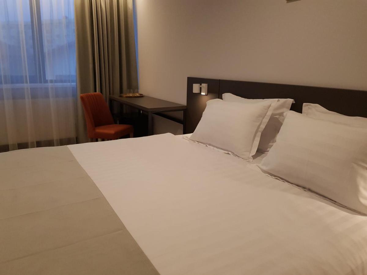 Hotel Novo Boutique Râmnicu Vâlcea Exteriér fotografie